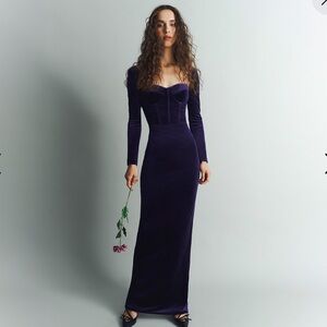 Alia 🪻Violet Velvet Gown